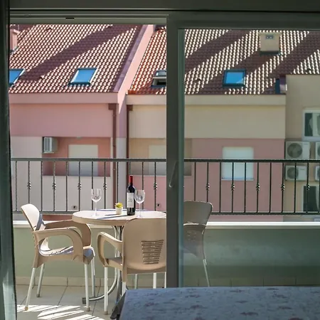 Studio Nikola * Makarska